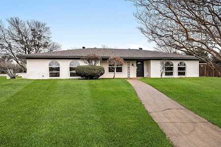 221 Victoria Drive Highland Village, TX 75077