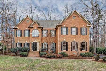 5824 Ascot Glen Dr Glen Allen, VA 23059