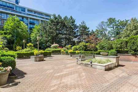 2201 Pine Street #208 Vancouver, BC V6J 5E7
