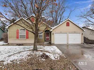 278 S Neskowin Way Eagle, ID 83616