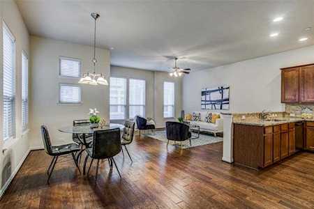 2326 Stutz #106 Dallas, TX 75235