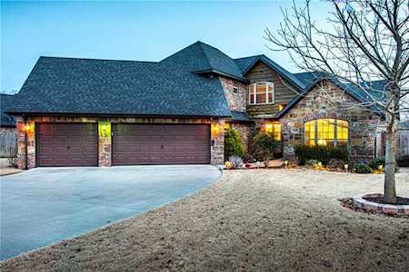 1403 SW Hayfield AVE Bentonville, AR 72713