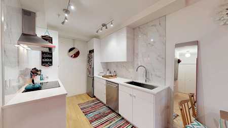 1177 Hornby Street #213 Vancouver, BC V6Z 2E9