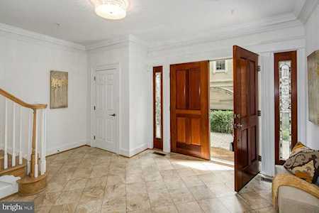 1335 14th St N Arlington, VA 22209