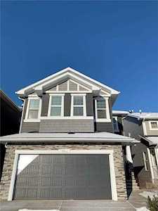 362 Sherwood Boulevard NW Calgary, AB T3R 0Y7