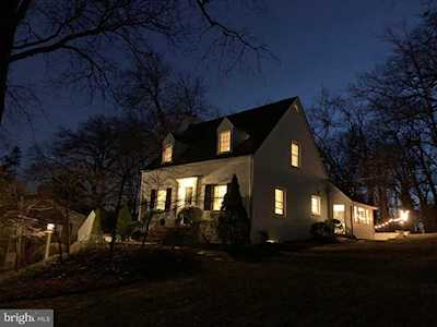 1628 Harrison St Arlington, VA 22205