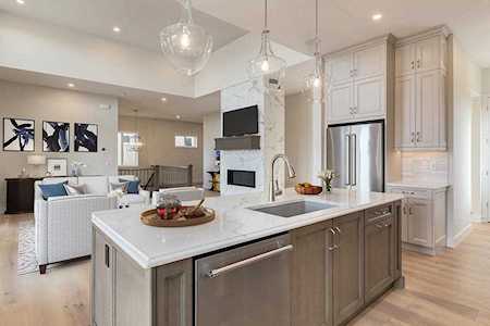 81 Cranbrook Rise SE Calgary, AB T3M 2S7