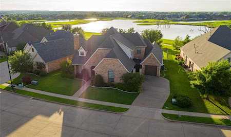 2701 Waters Edge Drive Granbury, TX 76048