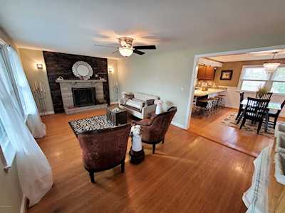 4936 Determine Ln Louisville, KY 40216