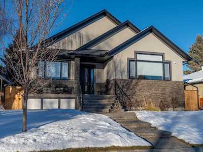 2032 53 Avenue SW Calgary, AB T3E 1K7