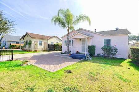 5622 Saint Ann Avenue Cypress, CA 90630