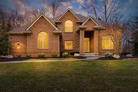 8387 Tartan Fields Drive Dublin, OH 43017