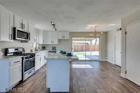 5439 Viscount Carlson Dr Las Vegas, NV 89119