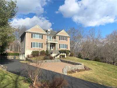 99 Stonewall Circle Harrison, NY 10604