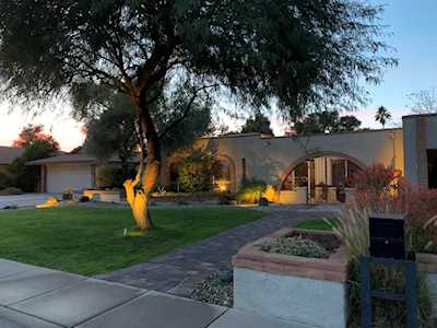 2922 E Laurel Lane Phoenix, AZ 85028