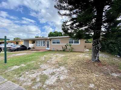 108 San Juan Drive Palm Springs, FL 33461