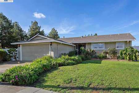 28333 Sparrow Rd Hayward, CA 94545