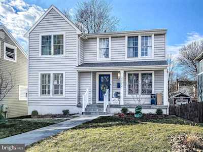 2022 Taylor St Arlington, VA 22207