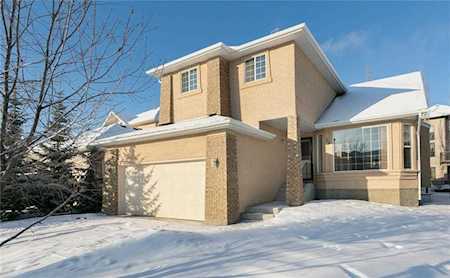 113 Elmont Bay SW Calgary, AB T3H 4X8