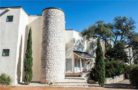1 Crystal Springs Ct #C The Hills, TX 78738