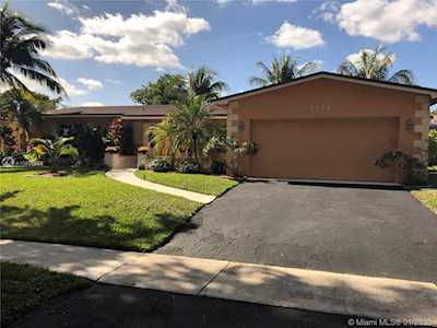 1770 NW 106th Ave Pembroke Pines, FL 33026