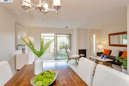 3212 Phoenix Ln Alameda, CA 94502