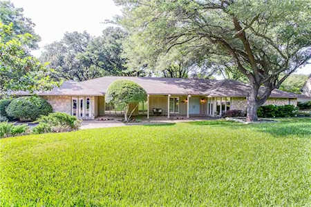 6822 Mossvine Circle Dallas, TX 75254