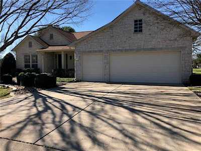 121 High Trail Dr Georgetown, TX 78633