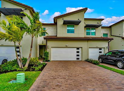 8963 Kingsmoor Way Lake Worth, FL 33467