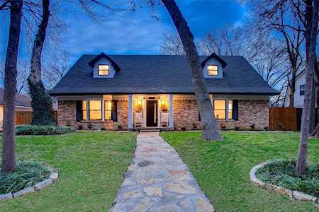 8218 San Cristobal Drive Dallas, TX 75218