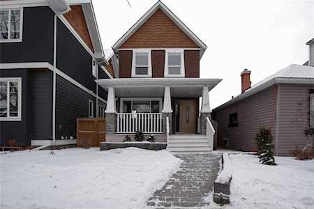 2025 8 Avenue SE Calgary, AB T2G 0N7