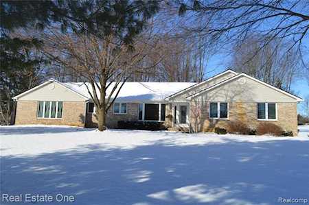990 Spiroff Highland Twp, MI 48380