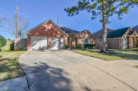 17222 Sandestine Dr Houston, TX 77095