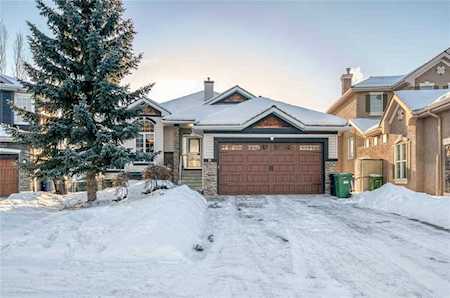 10 Chapala Court SE Calgary, AB T2X 3M5