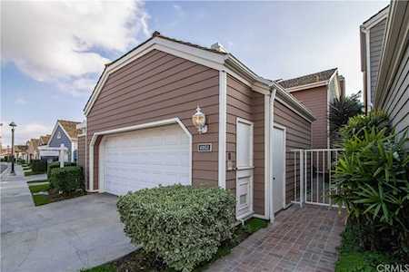 6052 Avenida De Castillo Long Beach, CA 90803