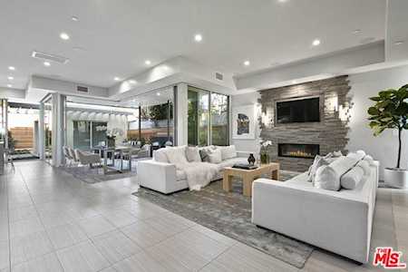 8945 Ashcroft Avenue West Hollywood, CA 90048
