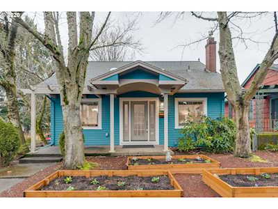 3805 SE Taggart St Portland, OR 97202