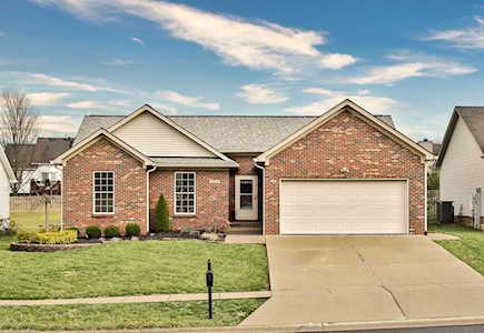 226 Woodfield Cir Shelbyville, KY 40065