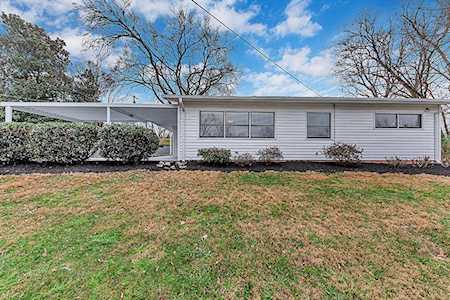 8209 Tamarack Rd Knoxville, TN 37919