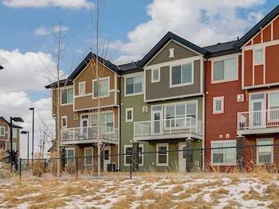92 Nolan Hill Heights NW Calgary, AB T3R 0S5
