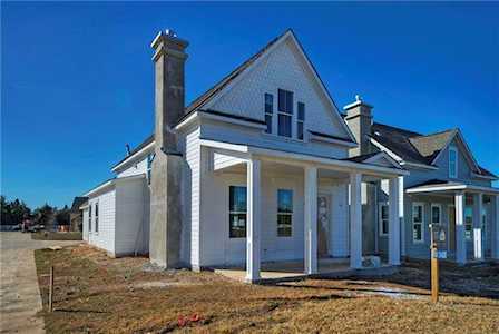 1002 Grant Wood Ave Dripping Springs, TX 78620