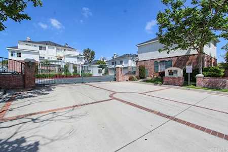 18771 Chapel Lane Huntington Beach, CA 92646