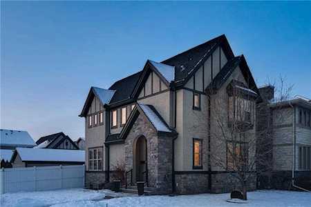 85 Mike Ralph Way SW Calgary, AB T3E 0M3