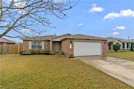 129 Spring Branch Loop Kyle, TX 78640
