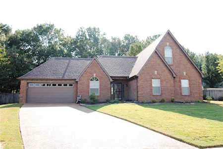 227 Wolf Ridge Cv Collierville, TN 38017