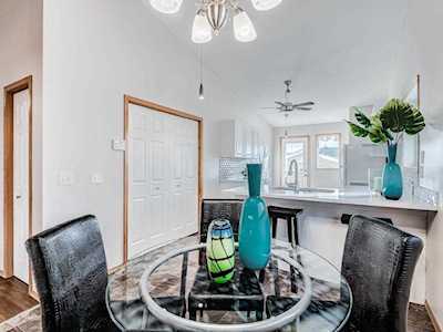 28 Cimarron Meadows Road Okotoks, AB T1S 1T3
