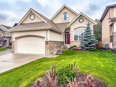 15 Tuscany Estates Close NW Calgary, AB T3L 0B4