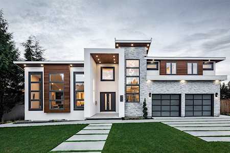 418 Draycott Street Coquitlam, BC V3K 5K2