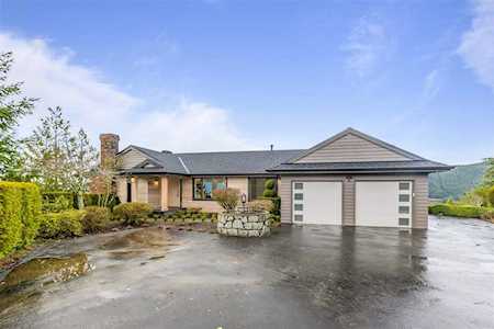 5225 Timberfeild Road West Vancouver, BC V7W 2Y5