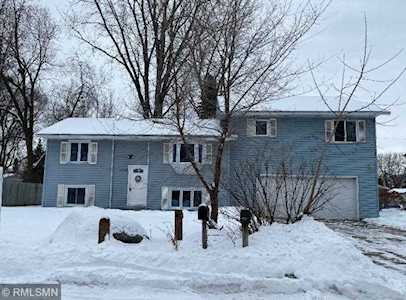 1378 Meadowmoor Drive NE Fridley, MN 55432